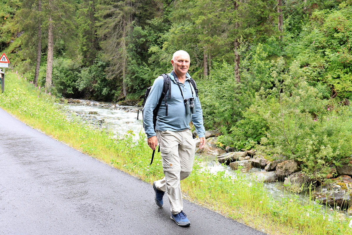 Hans Mom, Wandelen langs de Trisanna in Paznauntal bij Mathon